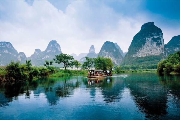 青春足迹绘广西多彩画卷